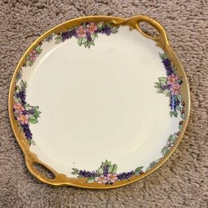 Elegant Floral Serving Plate with Gold Accents